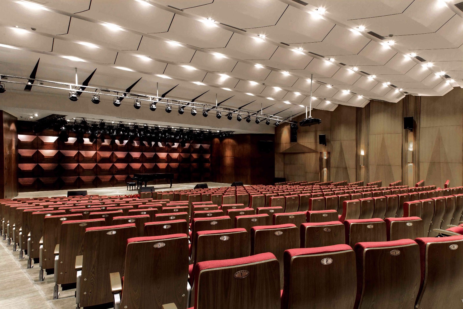 中山大學(xué)南方學(xué)院音樂大樓(圖3)