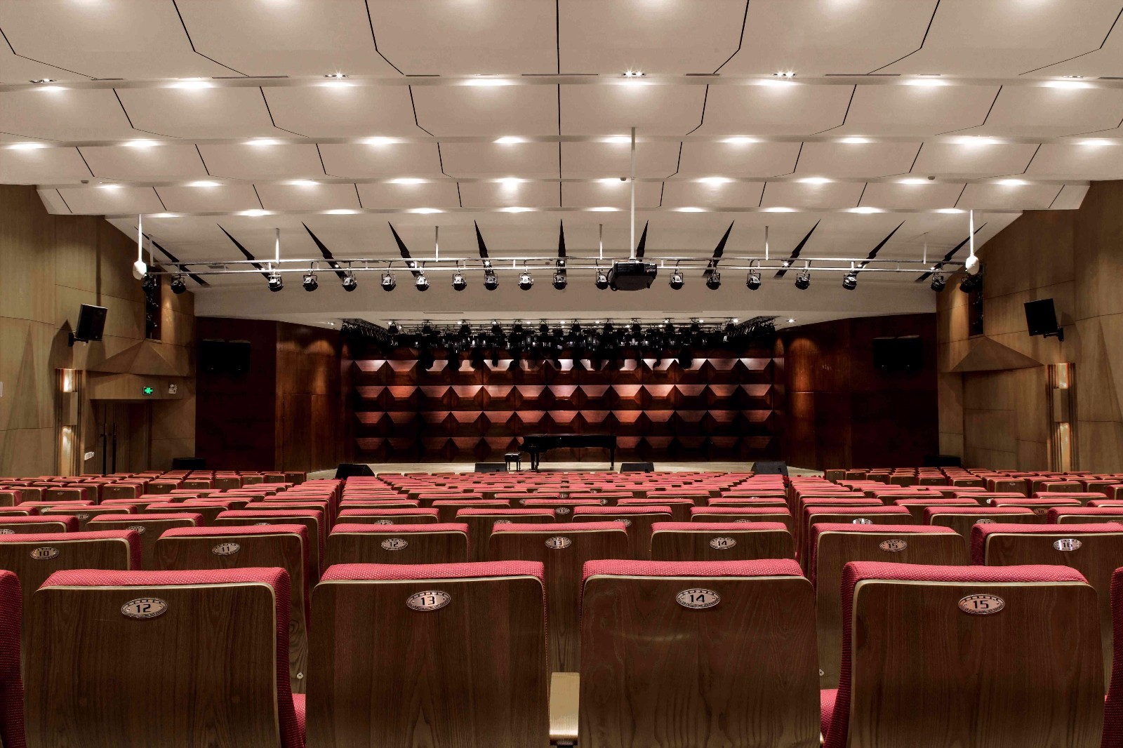 中山大學(xué)南方學(xué)院音樂大樓(圖6)